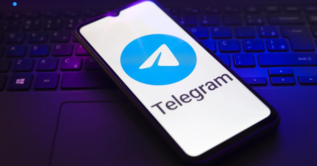 Telegram軟了？2024對美提供超2千名用戶資料，自由精神還在嗎？Telegram 於 2024 年向美國提供超過 2,000 名用戶資料。執行長保羅·杜洛夫被逮捕後，平台改變政策，開始配合法律要求提供資料，並成為討論隱私與執法間平衡的焦點。