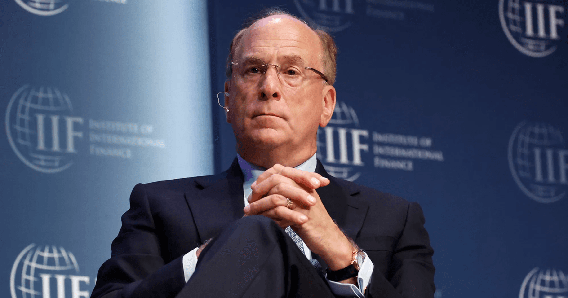 貝萊德執行長 Larry Fink 曾稱比特幣為「洗錢指數」，但如今他已經成為比特幣的忠實支持者，強調其為合法的金融工具，並應成為每個人投資組合的一部分。 再度力挺比特幣！貝萊德執行長：我 5 年前錯了，BTC 是合法金融工具 