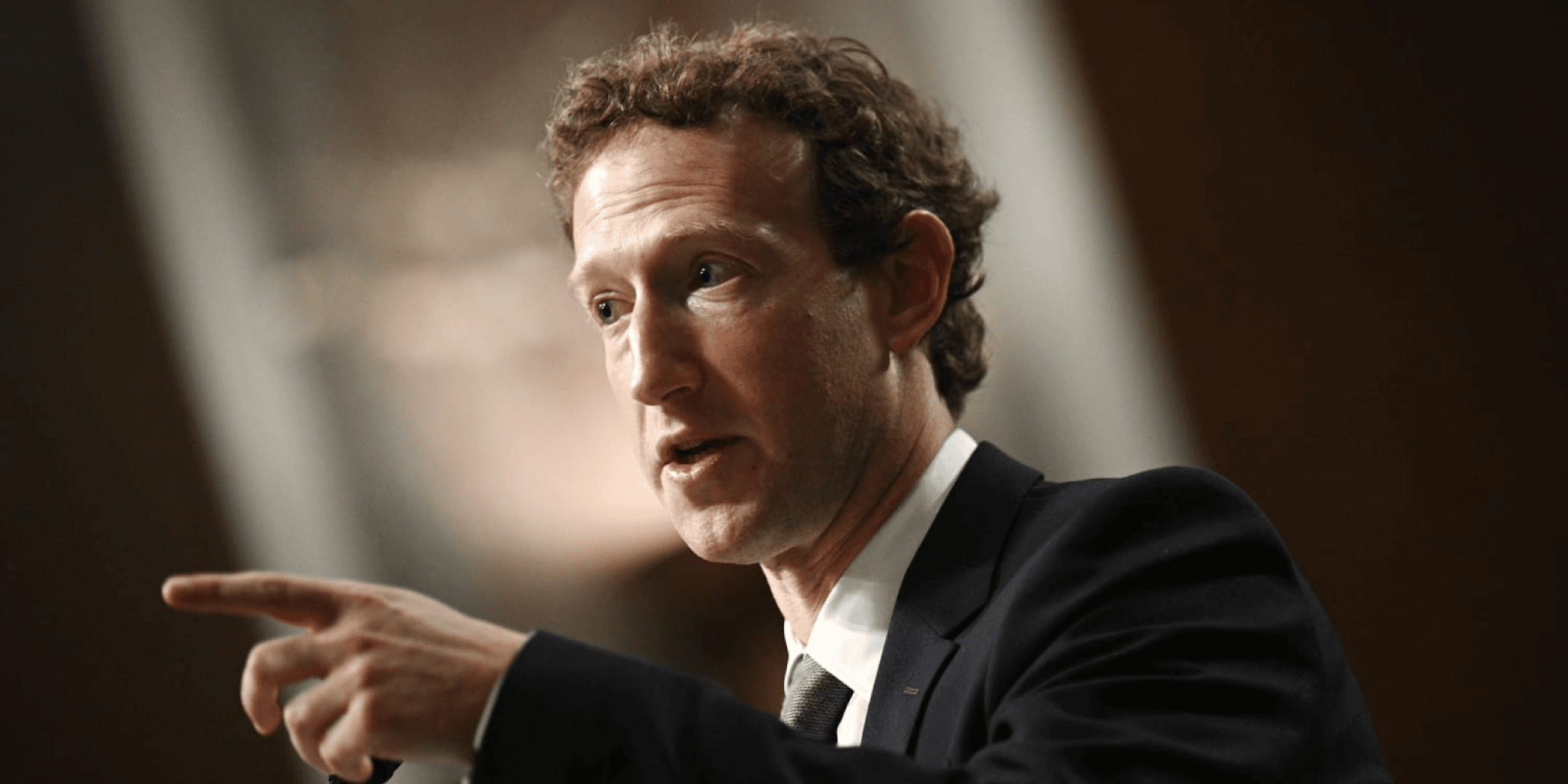 Meta 執行長 Mark Zuckerberg 自爆曾屈服於拜登政府對內容的審查要求，並對 Hunter Biden 的筆電事件延後處理，表示相當後悔。祖克柏爆拜登政府曾施壓！要求壓下兒子醜聞，坦言：很後悔配合