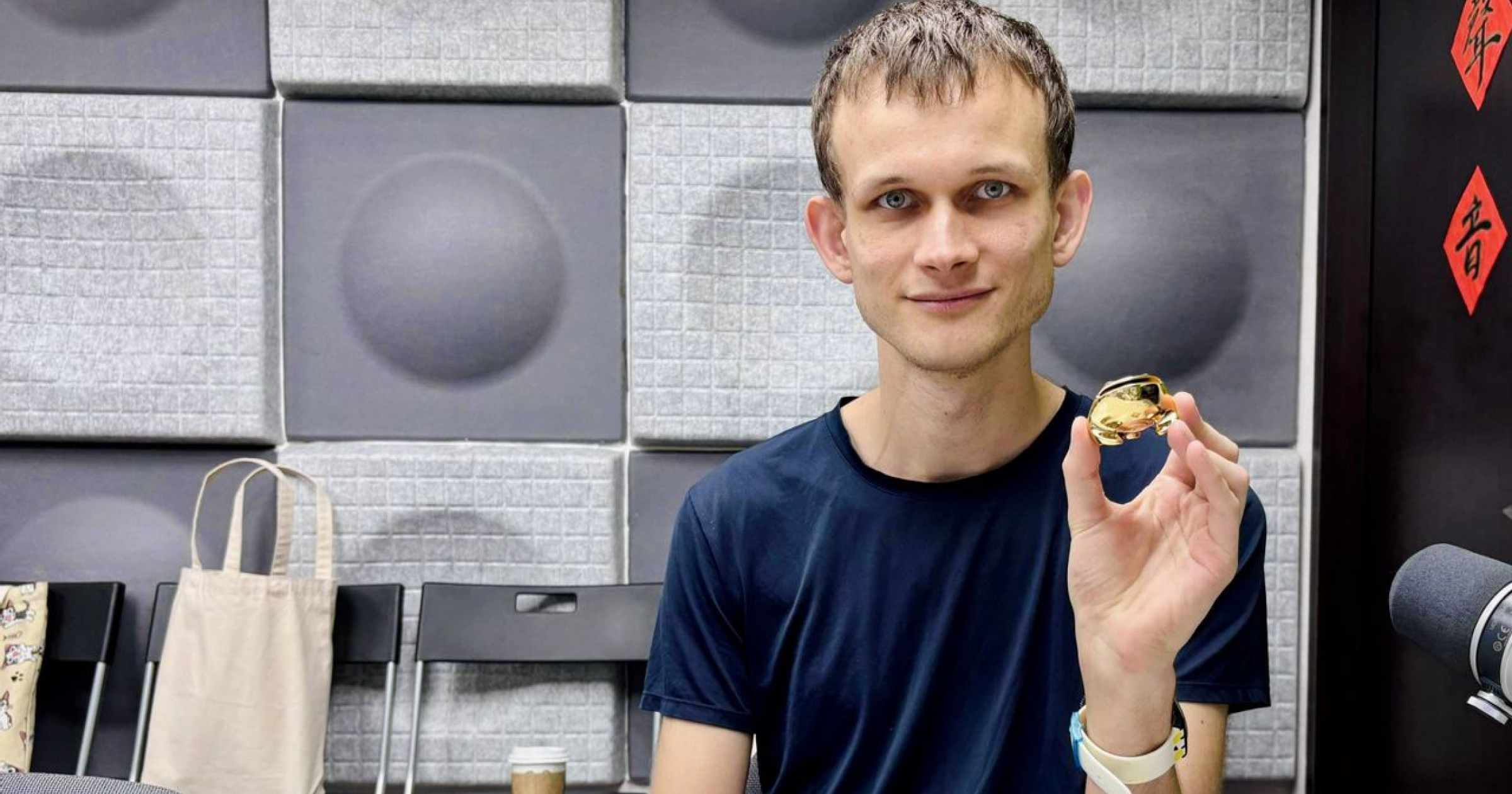 作為以太坊生態的核心人物，Vitalik Buterin 的言行對市場影響巨大，ENS 等項目因其支持而暴漲，展示了其「帶貨」能力和對以太坊正統性的維護。跟著大佬有湯喝？「這 7 大項目」連 V 神都按讚，你關注了嗎？