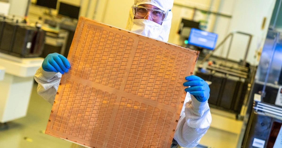 玻璃基板落地加速!輝達呼籲兩年內導入,三星、LG拼2027年量產
