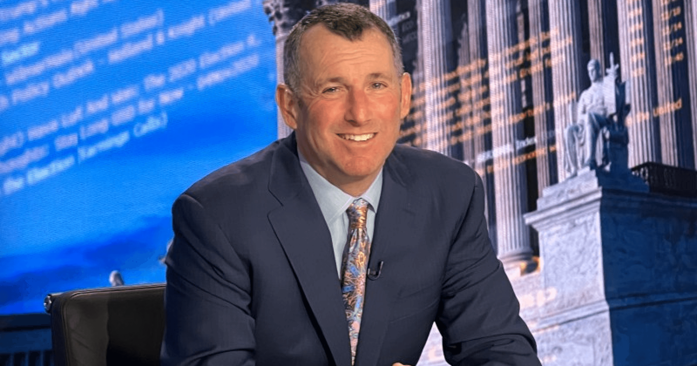 在美國證交會(SEC)起訴幣安、Coinbase 兩大交易所之後,一位曾在 SEC 工作的前律師警告:「快離開加密貨幣平台」,甚至還稱監管圍攻才剛要開始,為什麼?SEC前律師喊話「快離開加密平台」!揭2點警告:監管圍攻才剛要開始