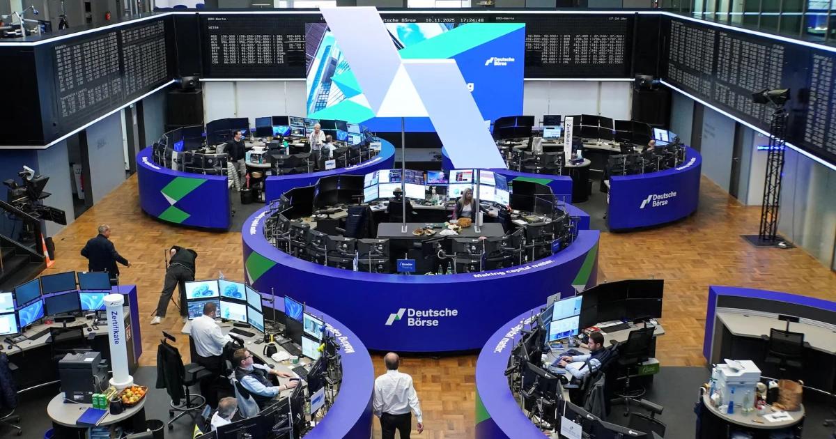 德意志交易所砸2億鎂入股Kraken!從外匯到代幣化,共建混合型金融骨幹|德國金融巨頭德意志交易所宣佈投入 2 億美元購入 Kraken 約 1.5% 股權。雙方將合作建構「混合型市場」,推動代幣化證券與外匯流動性對接。