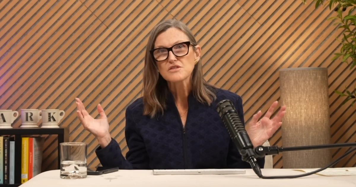 方舟木頭姐:長輩害怕AI泡沫、謠言造成比特幣恐慌,呼籲投資人理性判斷