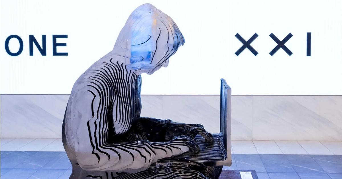 時代變了!中本聰雕像登陸紐交所,對比特幣與加密產業的真正意義是?