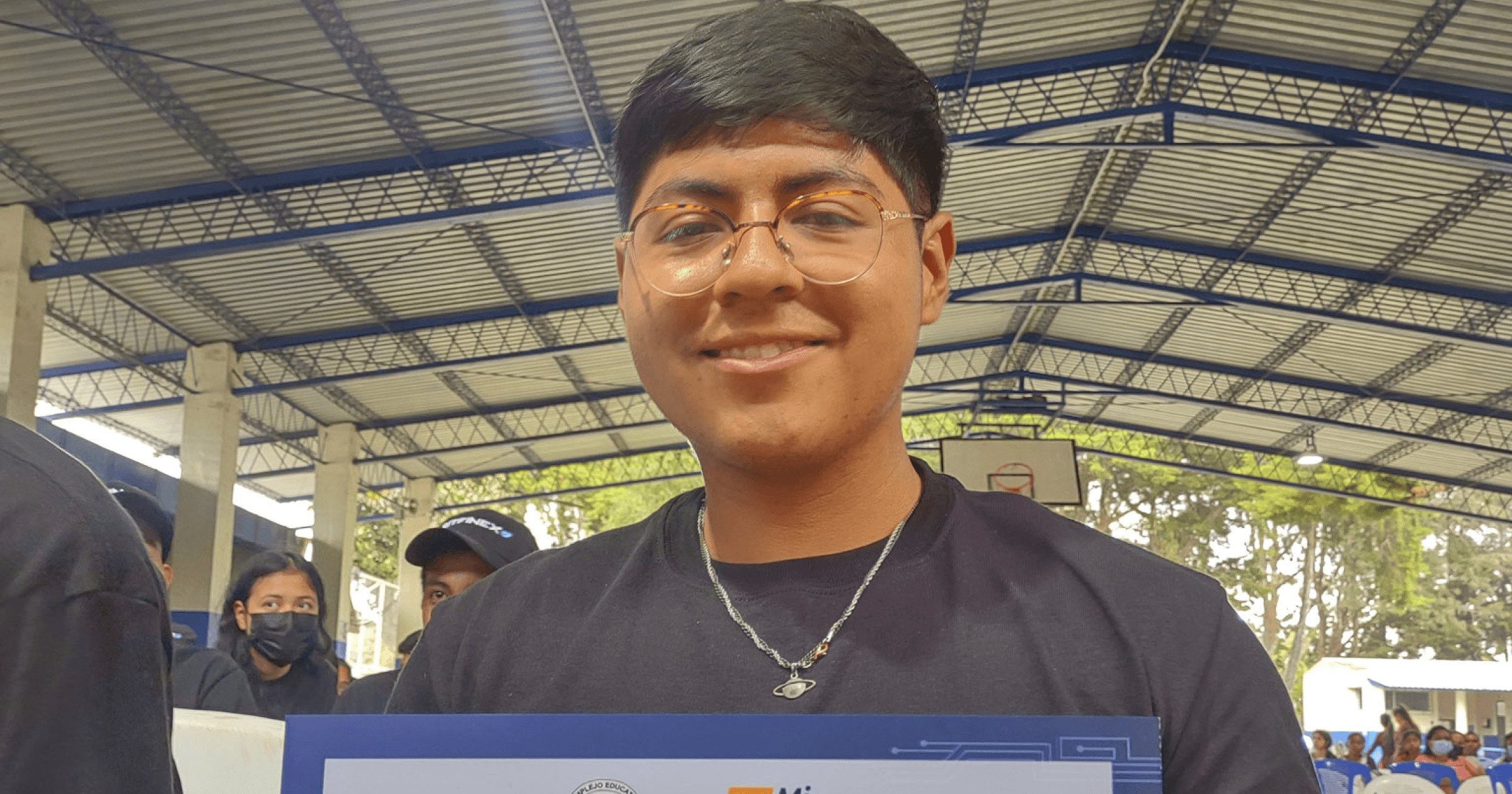 據《Cointelegraph》報導,有一位名為 Gerardo Moran 的薩爾瓦多 18 歲少年,近日在推特上分享了如何告別日薪 6 美元的低薪,並成為一位比特幣老師的勵志故事。跟低薪說掰掰!薩爾瓦多18歲少年變成「比特幣老師」,他怎麼辦到的?