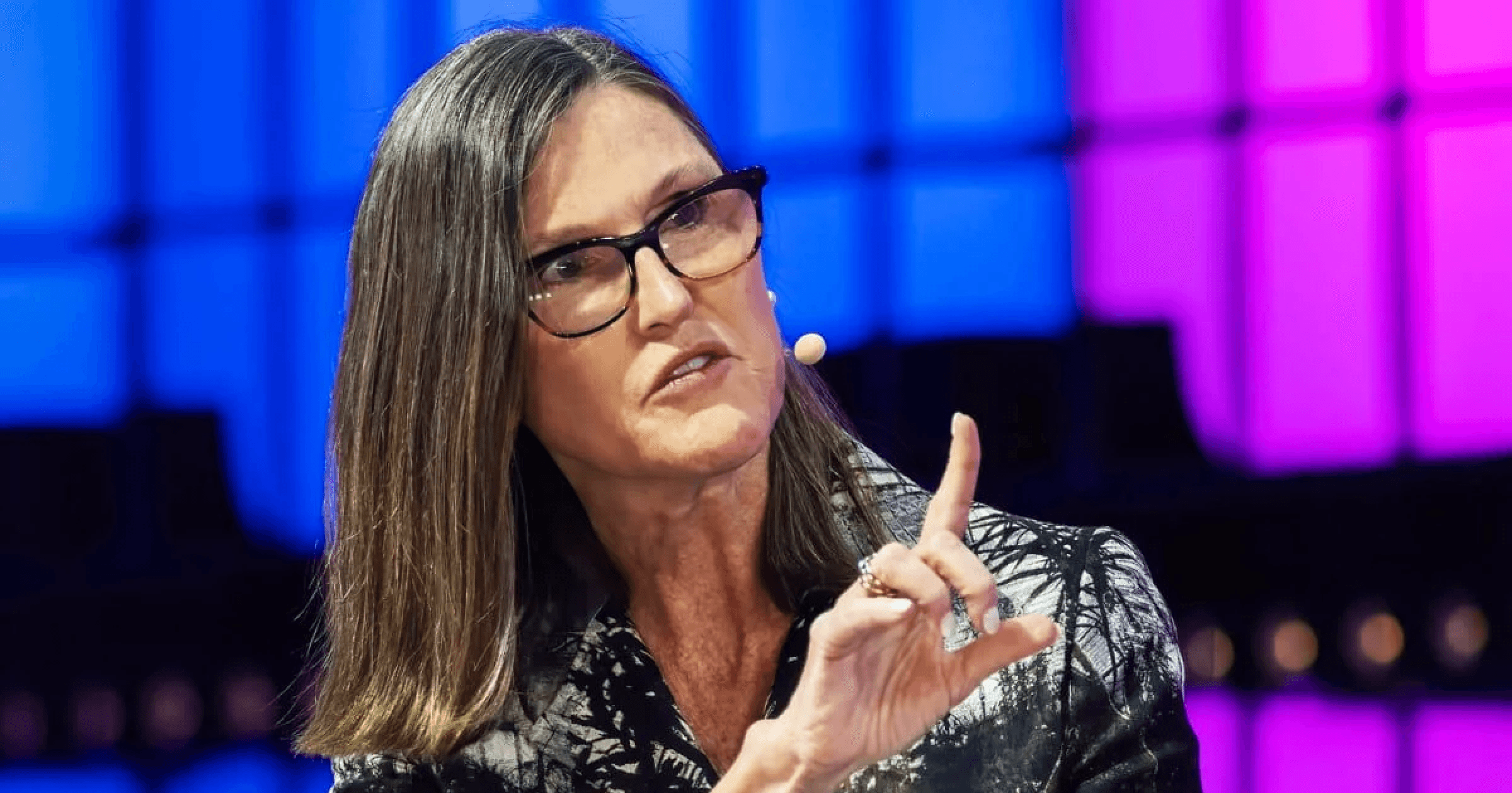 美國的區塊鏈領域地位不保了?「女股神」方舟投資創辦人伍德(Cathie Wood)近日警告,美國正在失去推動「比特幣運動」的地位。她的觀點是什麼?都是監管害的!女股神開砲:美國正失去「比特幣運動」地位,她的觀點是?